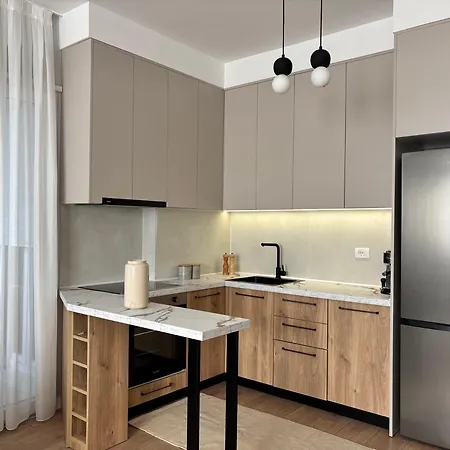 Stylish Minimal With Views-central Apartmán Tirana